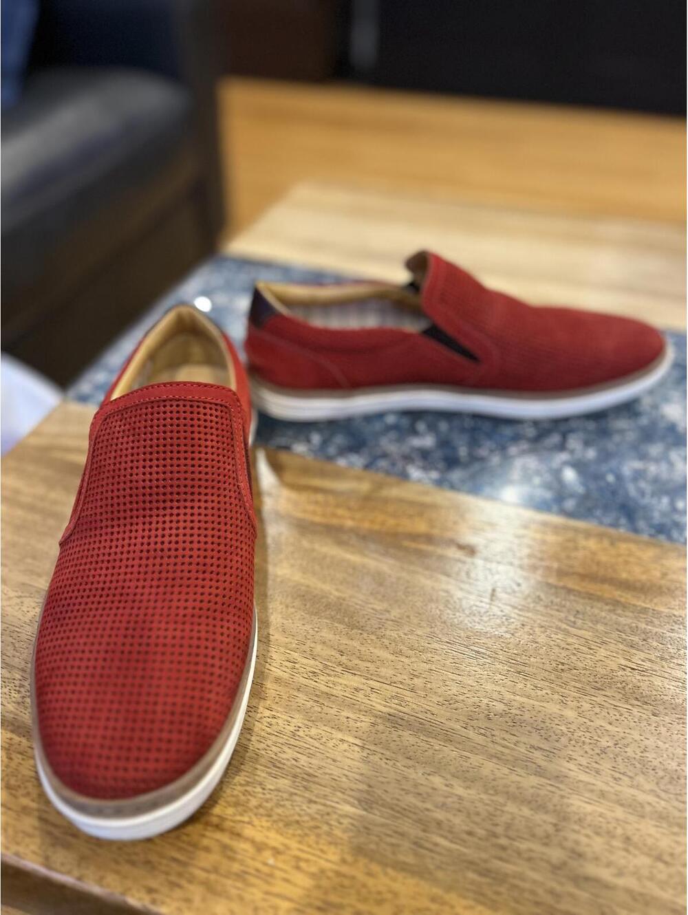 Donald J Pliner red suede TRAVIS size 9 slip on moccasin